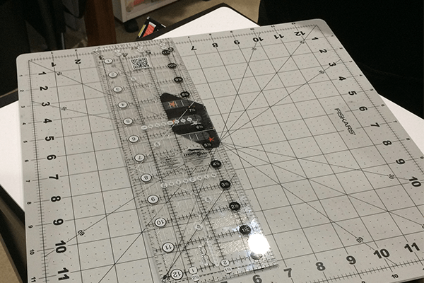 Fiskars Rotating 8 x 8 Cutting Mat - Quilted Strait