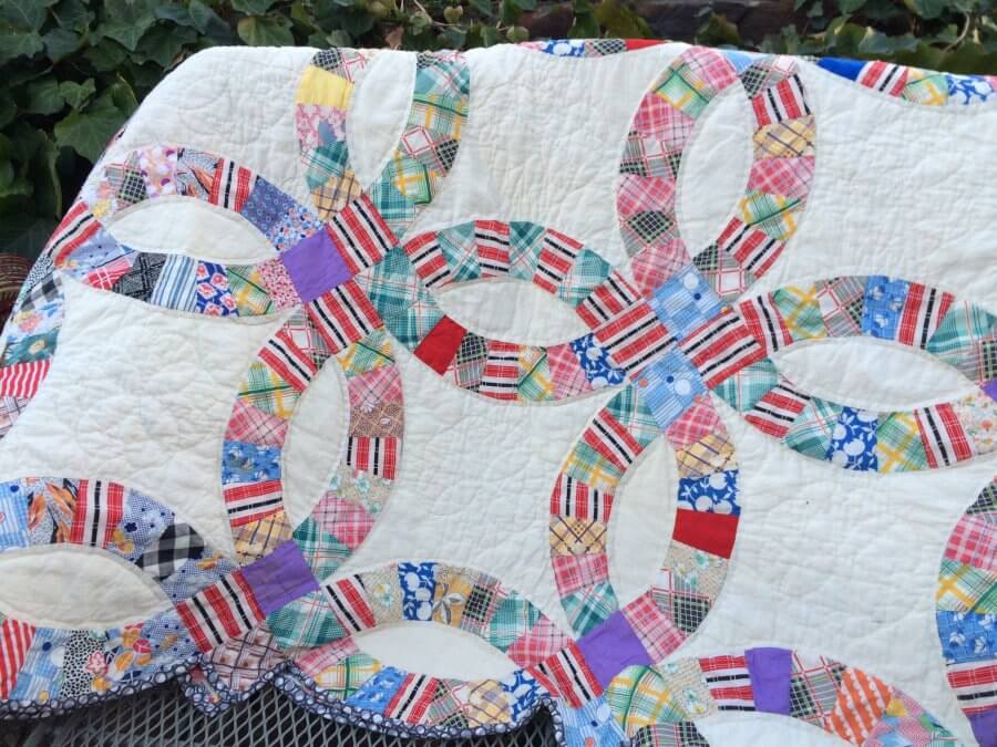Photo of Vintage 1930's Double Wedding Ring Quilt