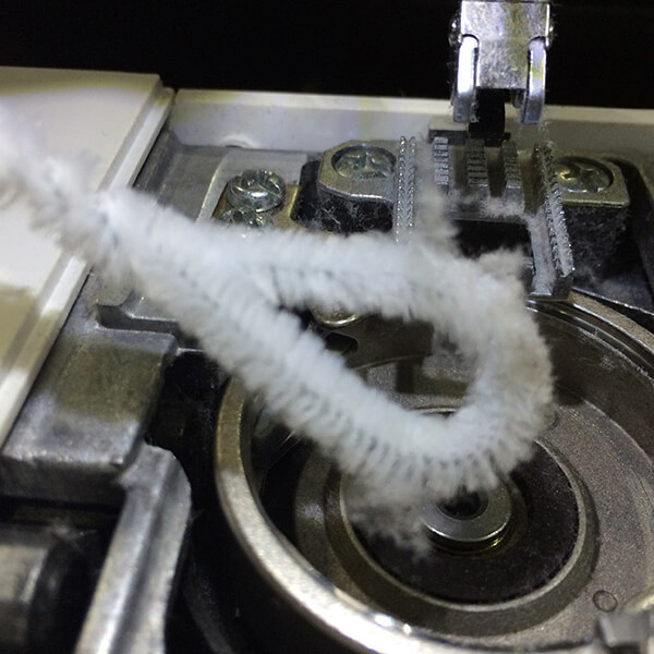 photo showing loop made on end of a pipe cleaner